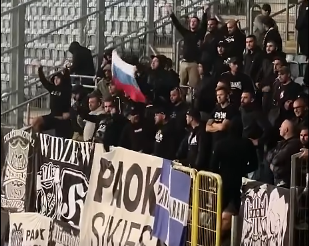 Drapelul Rusiei a fost afișat în tribune la Dinamo Kiev - PAOK