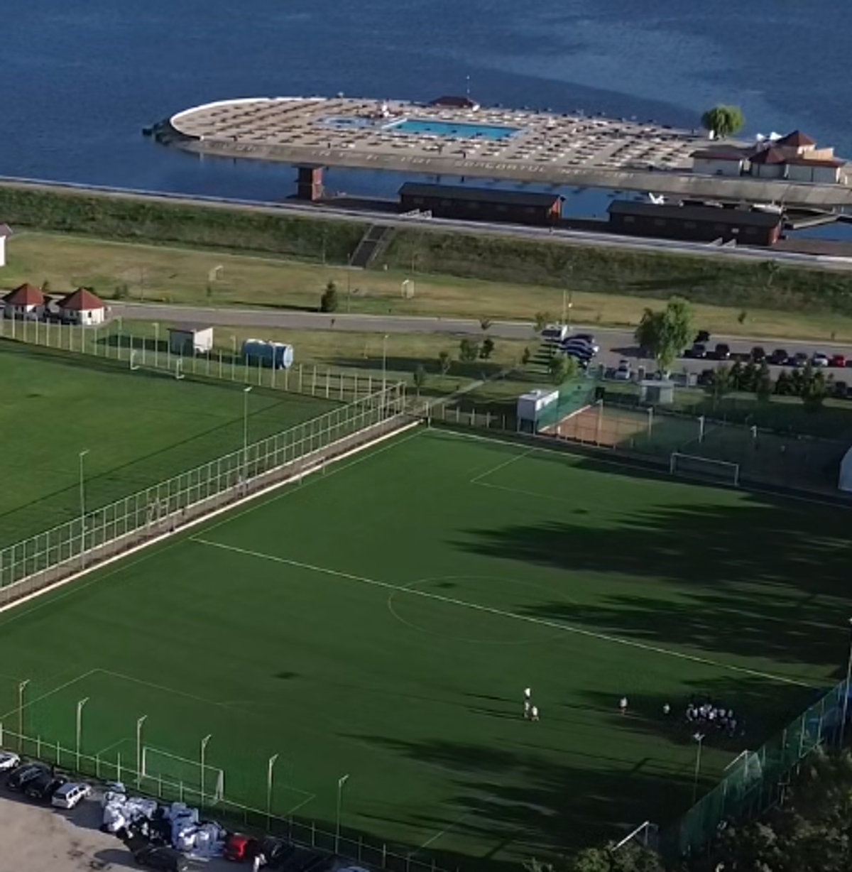 Multe echipe și-ar dori așa ceva » Formația care nu poate promova în Superligă se laudă o bază sportivă modernă