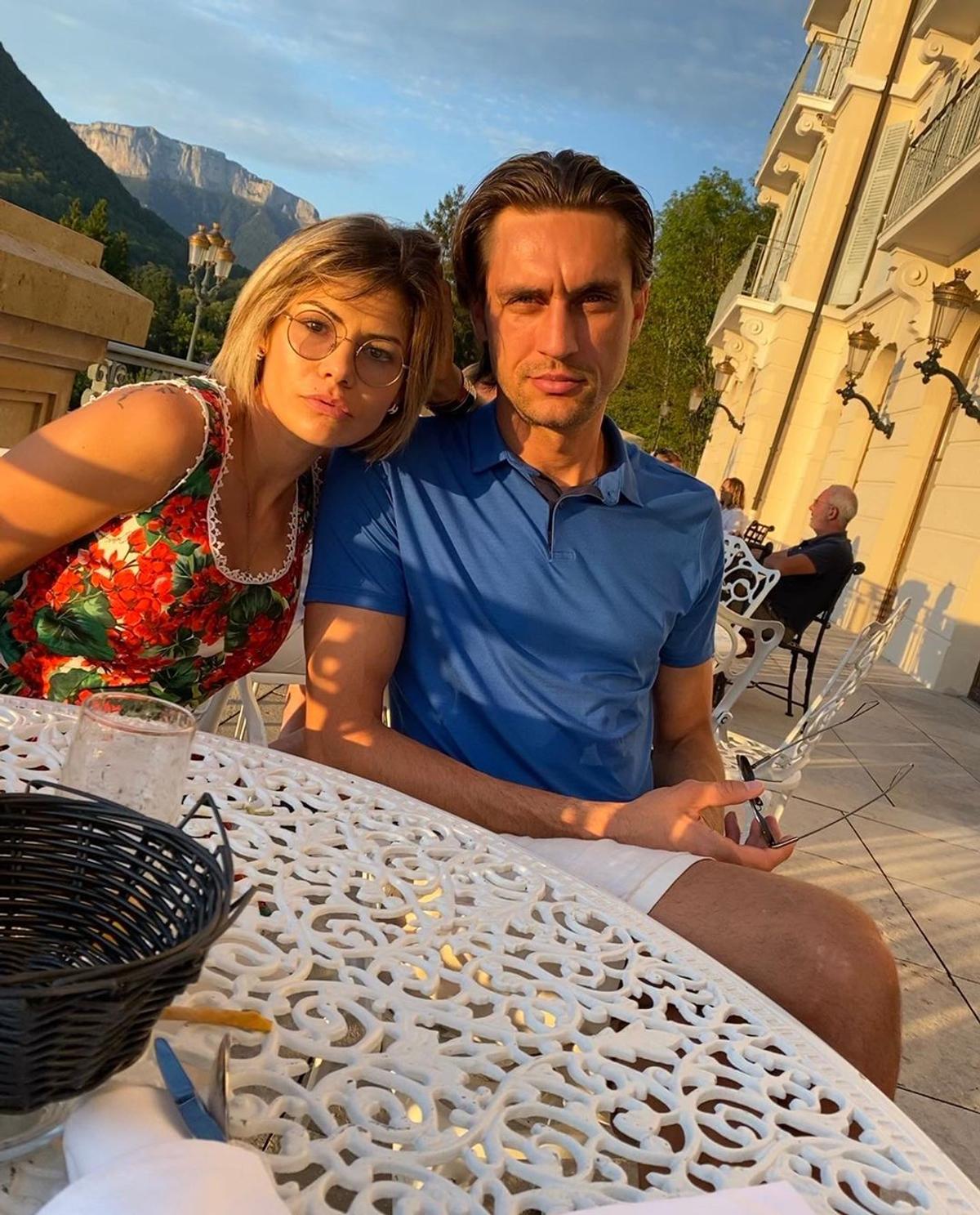 Ciprian Tătărușanu se căsătorește cu iubita sa, Antoaneta. Vila luxoasă în care fac nunta