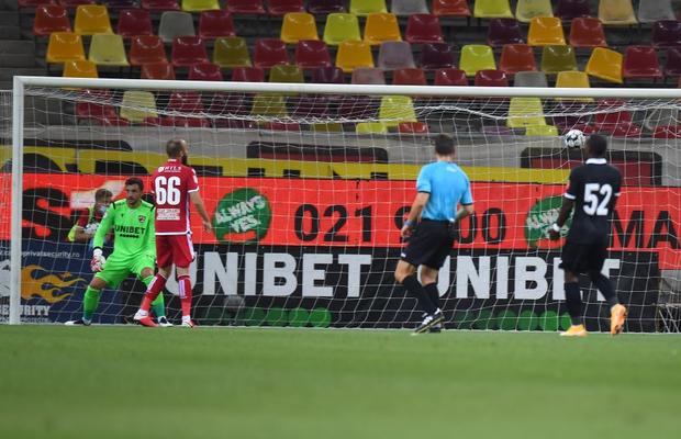 Dinamo - Hermannstadt 1-1. Cătălin Straton, apel către conducere: „Echipa e alături de Mulțescu”