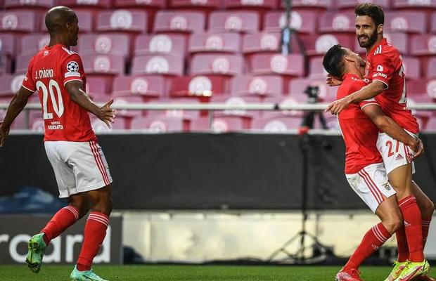 PSV - Benfica: Ultimul asalt pentru grupele Ligii Campionilor! Trei PONTURI cu șanse mari de reușită pentru cel mai spectaculos meci de azi