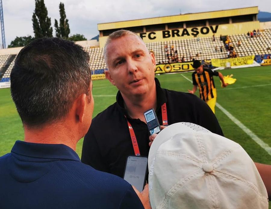 FC BRAȘOV - SR BRAȘOV 0-1. Tibi Ghioane, după calificarea în Cupă cu golul senzațional al portarului: „La noi, publicul e primul jucător, nu al 12-lea!”