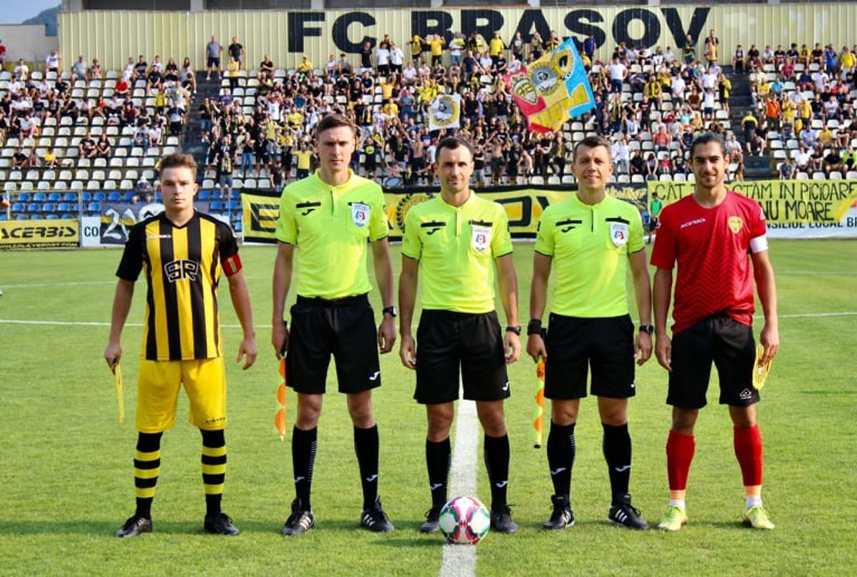 FC BRAȘOV - SR BRAȘOV 0-1. Tibi Ghioane, după calificarea în Cupă cu golul senzațional al portarului: „La noi, publicul e primul jucător, nu al 12-lea!”