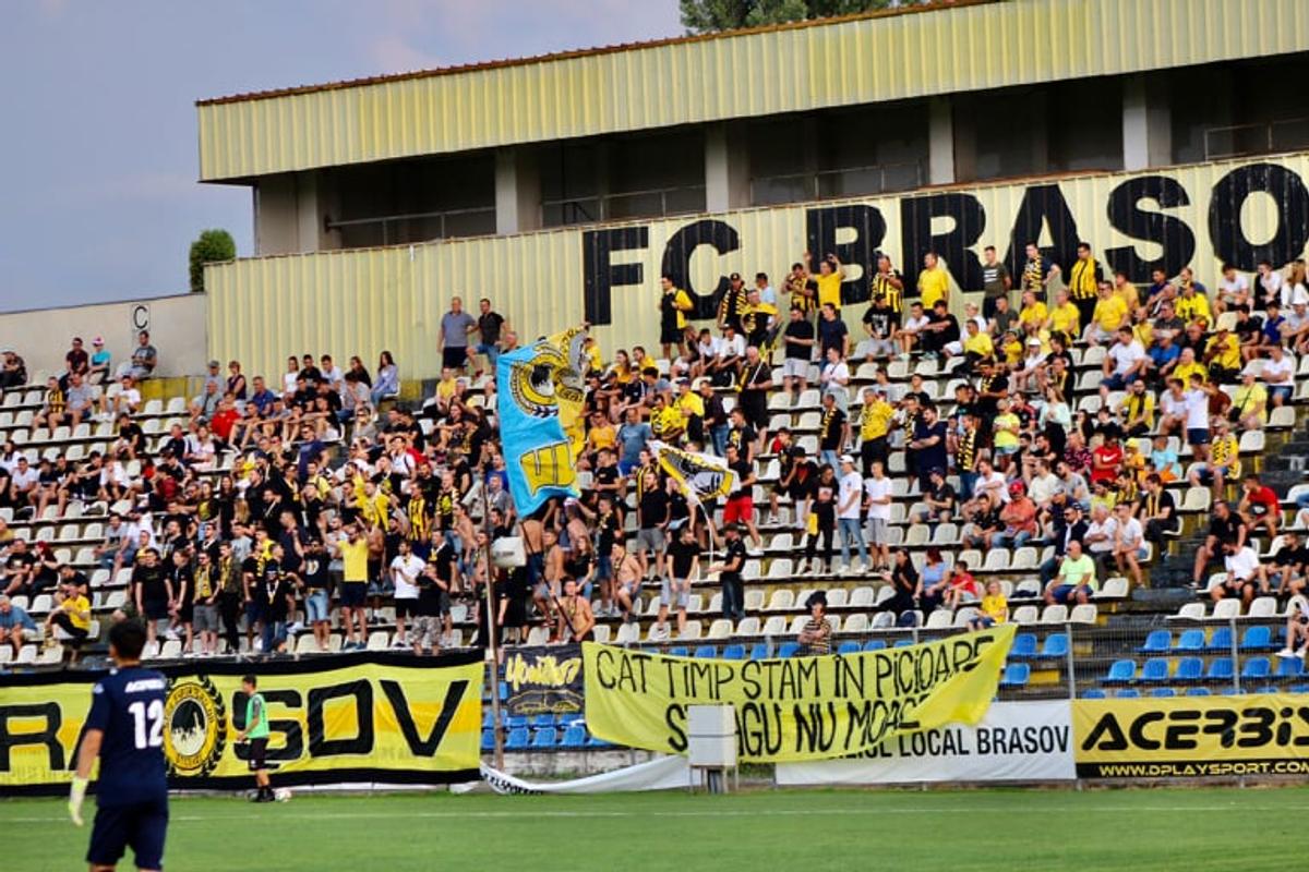 FC BRAȘOV - SR BRAȘOV 0-1. Tibi Ghioane, după calificarea în Cupă cu golul senzațional al portarului: „La noi, publicul e primul jucător, nu al 12-lea!”