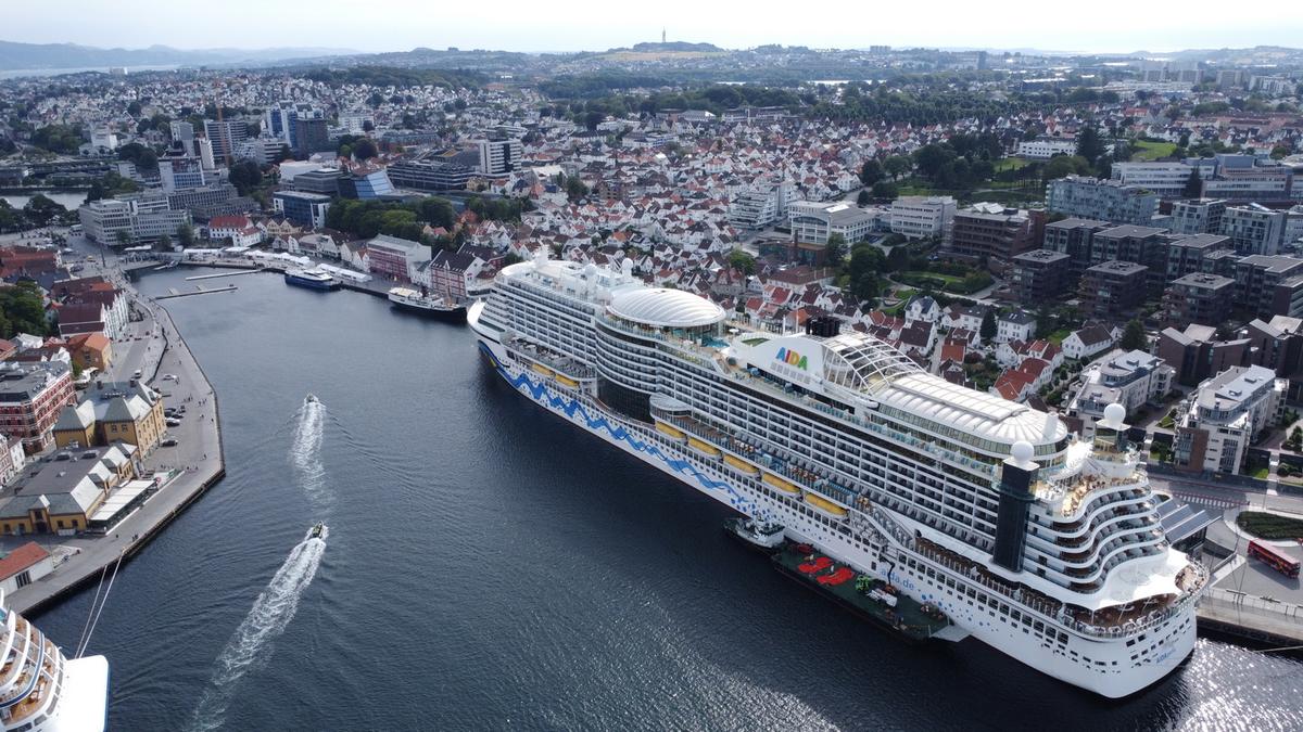 Stavanger, un loc în care parcă s-au adunat toate contrastele lumii: orașul din basm, cu mașini Tesla și cerșetori cu POS