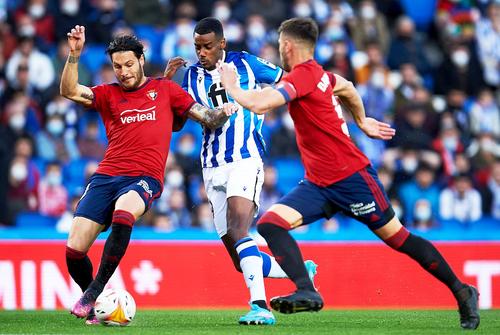 Alexander Isak, în centru // foto: Guliver/gettyimages