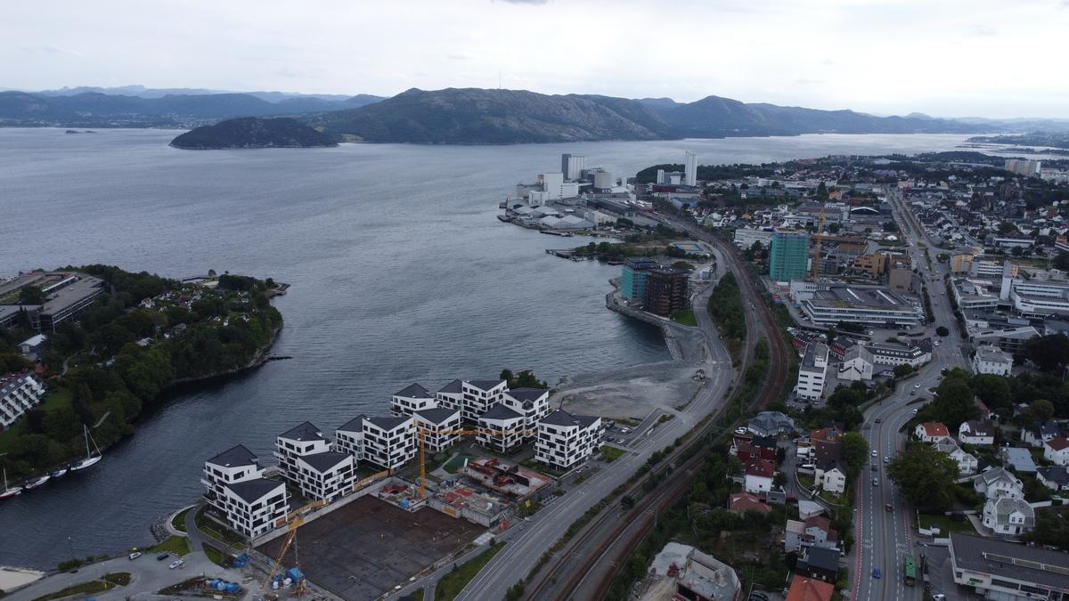 Stavanger, un loc în care parcă s-au adunat toate contrastele lumii: orașul din basm, cu mașini Tesla și cerșetori cu POS