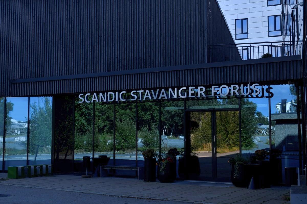 Viața românilor în Norvegia: salarii, taxe » Ștefania lucrează la hotelul unde s-a cazat FCSB: „Suntem foarte apreciați aici”