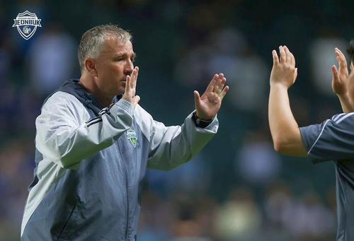 Dan Petrescu. 
Foto: Facebook @ Jeonbuk Hyundai Motors FC