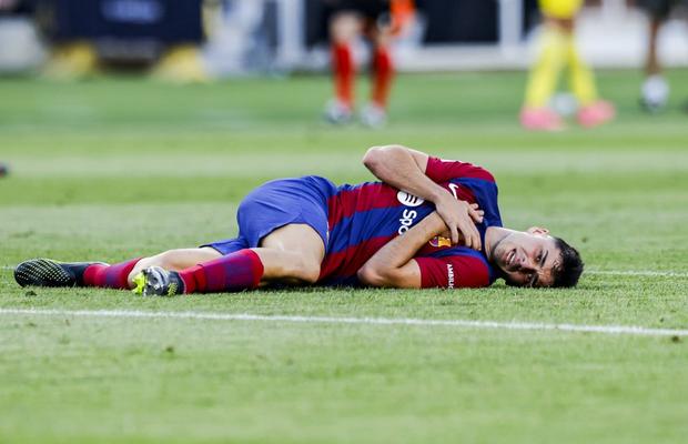 Lovitură pentru Xavi! Unul dintre cei mai importanți fotbaliști de la Barcelona e OUT până în luna octombrie!