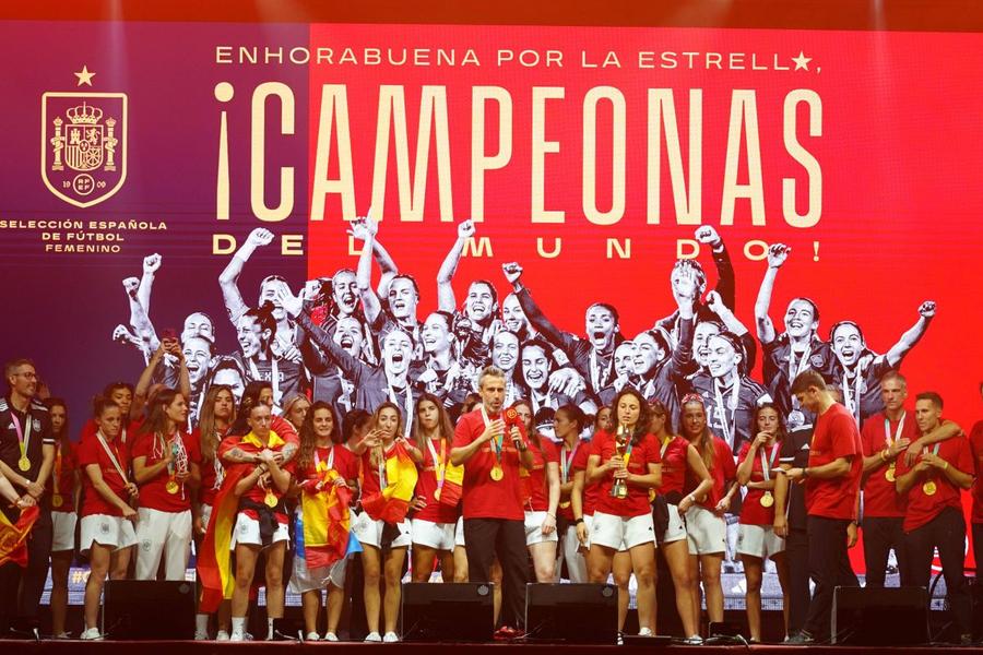 Spania a câștigat în premieră CM de fotbal feminin (foto: Imago) Tezaur de plastic