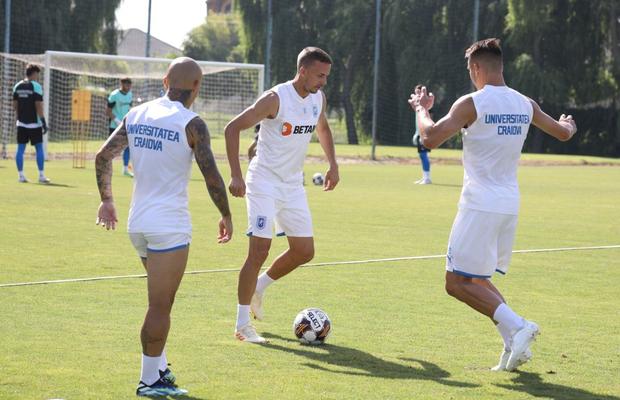 Un flanc de națională, altul de play-out la Universitatea Craiova