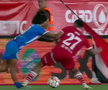 Cartonaș roșu direct! » Fotbalistul lui Dinamo a fost eliminat după o intrare violentă