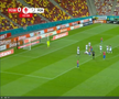 Fază controversată în FCSB - Argeș: Ngezana, iertat de eliminare? » „Foarfecă” direct în capul unui adversar, care a fost schimbat înainte de pauză