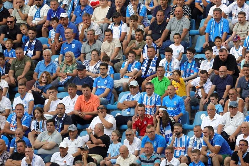 Momente ciudate, înainte de Universitatea Craiova - Petrolul: „Nu putem face un efort? Nu mai veniți în portocaliu, nu mai folosiți vuvuzele!” // foto: Ionuț Iordache (GSP)