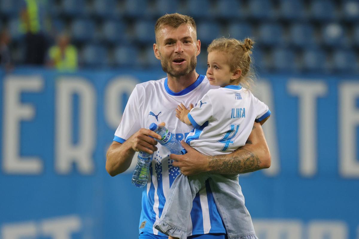 „Tati, ai fost minunată!” » Micuța Ilinca a oferit imaginile serii la Craiova
