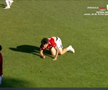 Faze scandaloase în Oțelul - CFR Cluj » Și-au lovit adversarii cu pumnii și picioarele