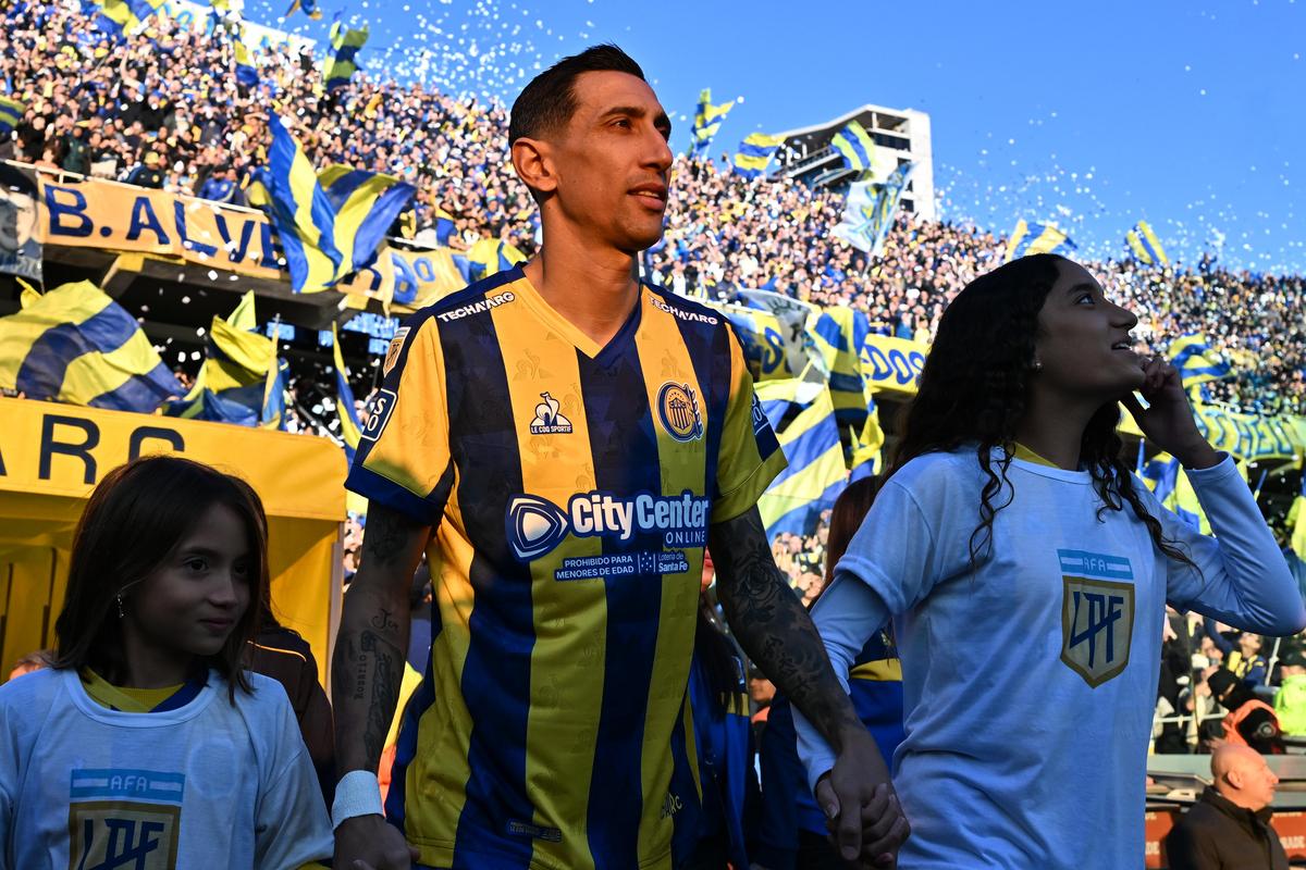 Cristian Fabbiani, fostul atacant de la CFR Cluj, învins de un gol genial al lui Angel Di Maria » Atmosferă de vis în Rosario -  Newells Old Boys