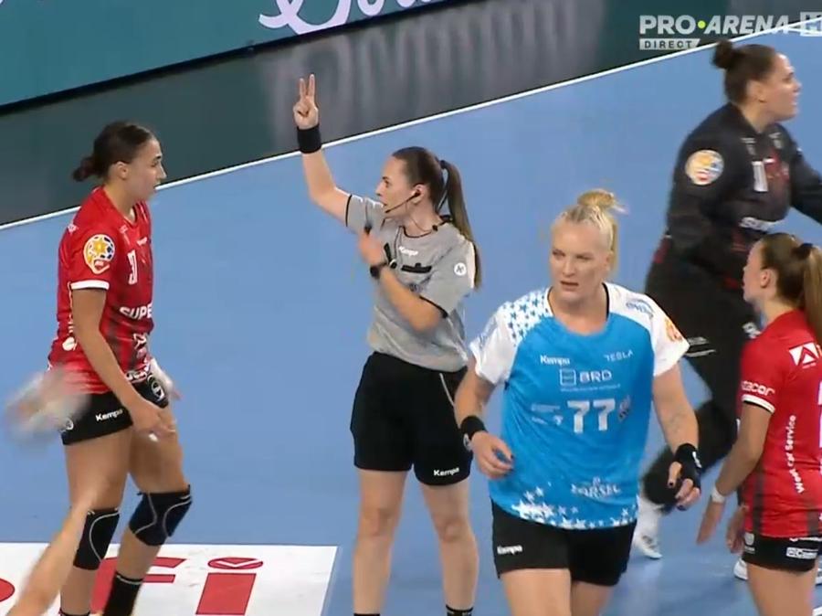 Ostase protestează CSM București - Gloria Bistrița, finală EPICĂ în Supercupa României la handbal feminin » 4 reprize de prelungiri, 79 de goluri marcate!