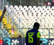 Faze scandaloase în Oțelul - CFR Cluj » Și-au lovit adversarii cu pumnii și picioarele