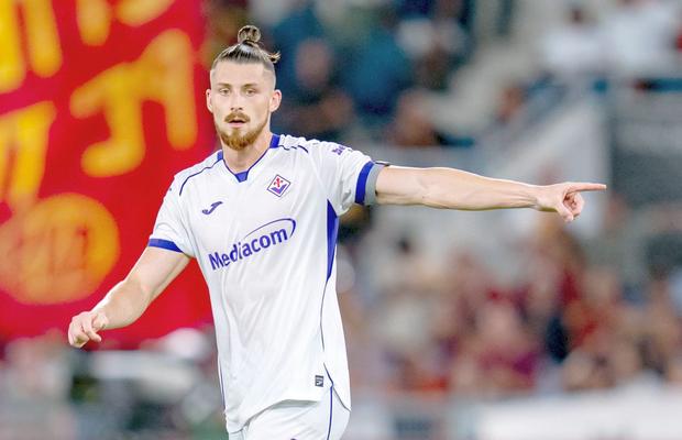 Radu Drăgușin, fără apărare la Fiorentina: „Ar trebui să fie un lider. El mereu începe bine, dar apoi «o ia razna»!”