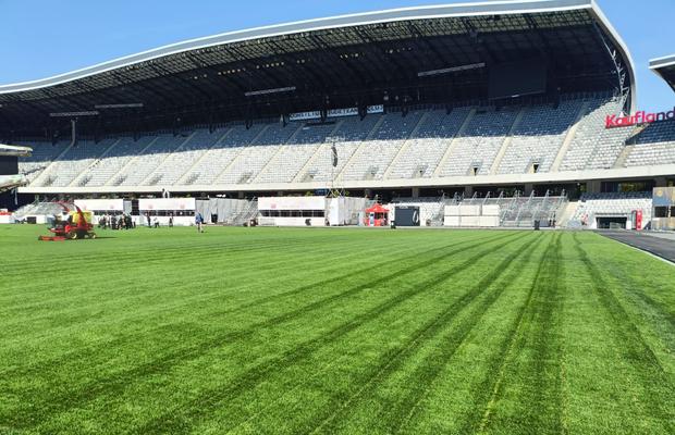 Tehnologia care schimbă gazonul stadioanelor din România » Cum a trecut gazonul hibrid de pe Cluj Arena testul celor 4 zile de UNTOLD