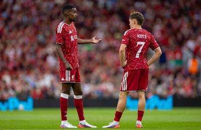 Gary Neville, dezamăgit de vedetele lui Liverpool: „Vreau să pun tunurile pe ei!”