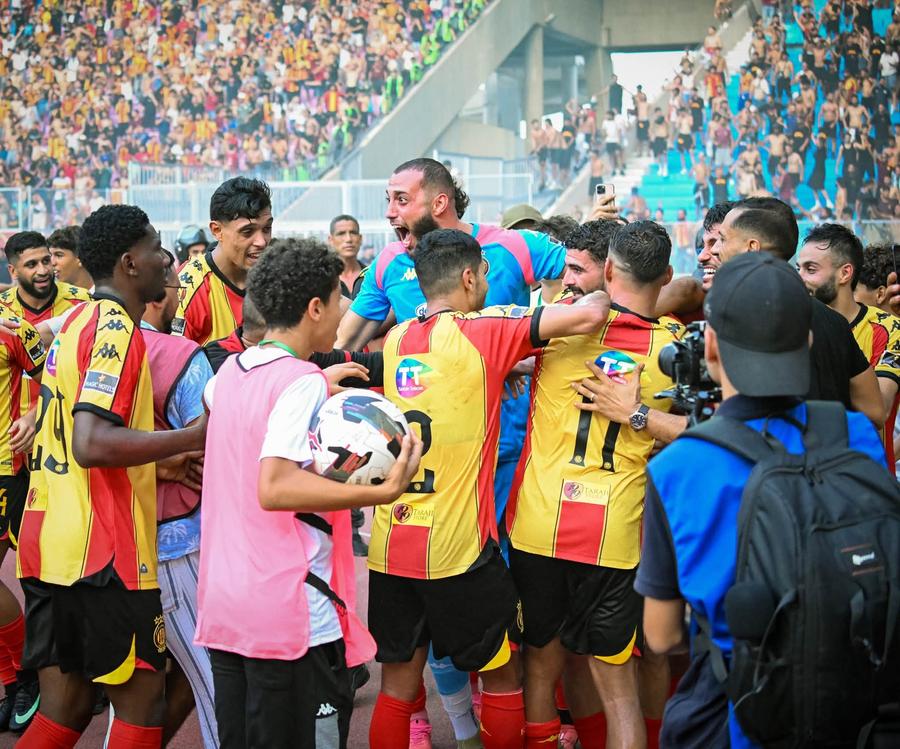 Laurențiu Reghecampf, victorie la revenirea pe banca lui Esperance Tunis // foto: facebook @Espérance Sportive de Tunis Dramatism la revenirea lui Laurențiu Reghecampf în Tunisia: duel cu 5 goluri