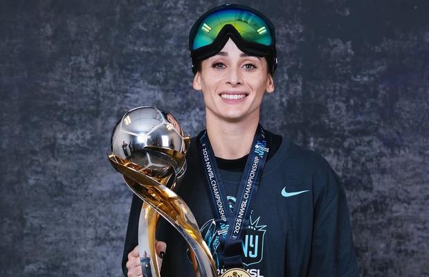 Mutare stranie! Esther Gonzalez, fotbalistă lesbiană, a semnat în Arabia Saudită, țară în care homosexualii pot fi biciuiți