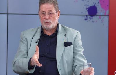 Cornel Dinu râde de Gigi Becali și FCSB: „S-a greșit datul cu tămâie! Nu unde stau enoriașii fotbaliști trebuia să se dea, ci la Palat”
