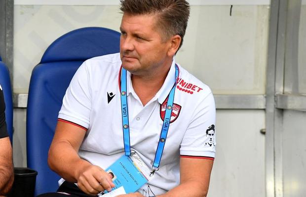 UTA ARAD - DINAMO 1-3 // Dusan Uhrin: „Terenul artificial n-a fost bun pentru noi” + Laszlo Balint: „Nistor ne-a bătut de unul singur”