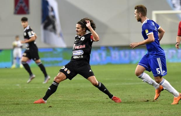 U CRAIOVA - U CLUJ 2-3 // George Florescu a criticat gazonul de pe „Ion Oblemenco”: „Ne intra piciorul până la gleznă în nisip” » Ce spune despre calificare