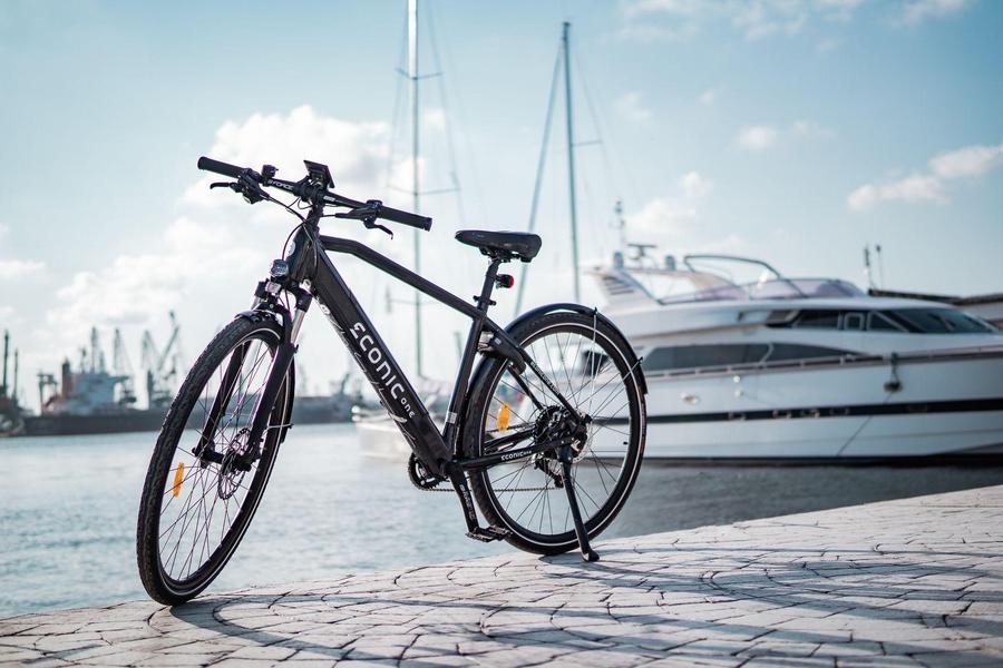 Bicicleta electrica Econic One Bicicletele electrice nu sunt viitorul. Ele sunt prezentul! Tot ce trebuie să știi despre cea mai eficientă soluție pentru evitarea traficului