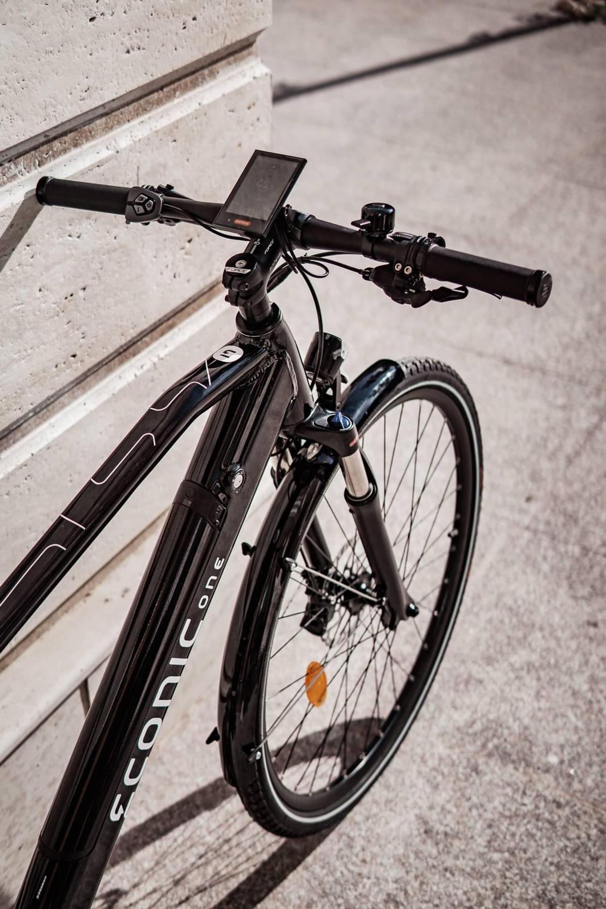 Bicicletele electrice nu sunt viitorul. Ele sunt prezentul! Tot ce trebuie să știi despre cea mai eficientă soluție pentru evitarea traficului