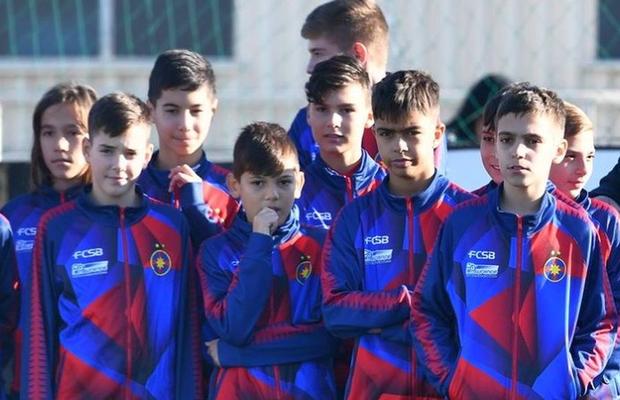Probleme la Academia FCSB! Juniorii lui Gigi Becali, interziși după cazurile de COVID-19 de la echipa mare