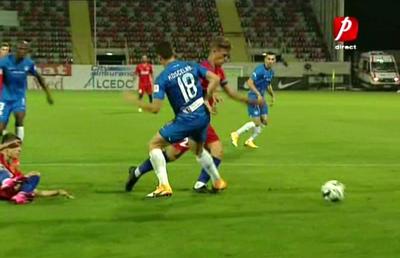 Penalty evident neacordat pentru FCSB în meciul cu Slovan Liberec! Arbitrul nu a văzut un fault clar