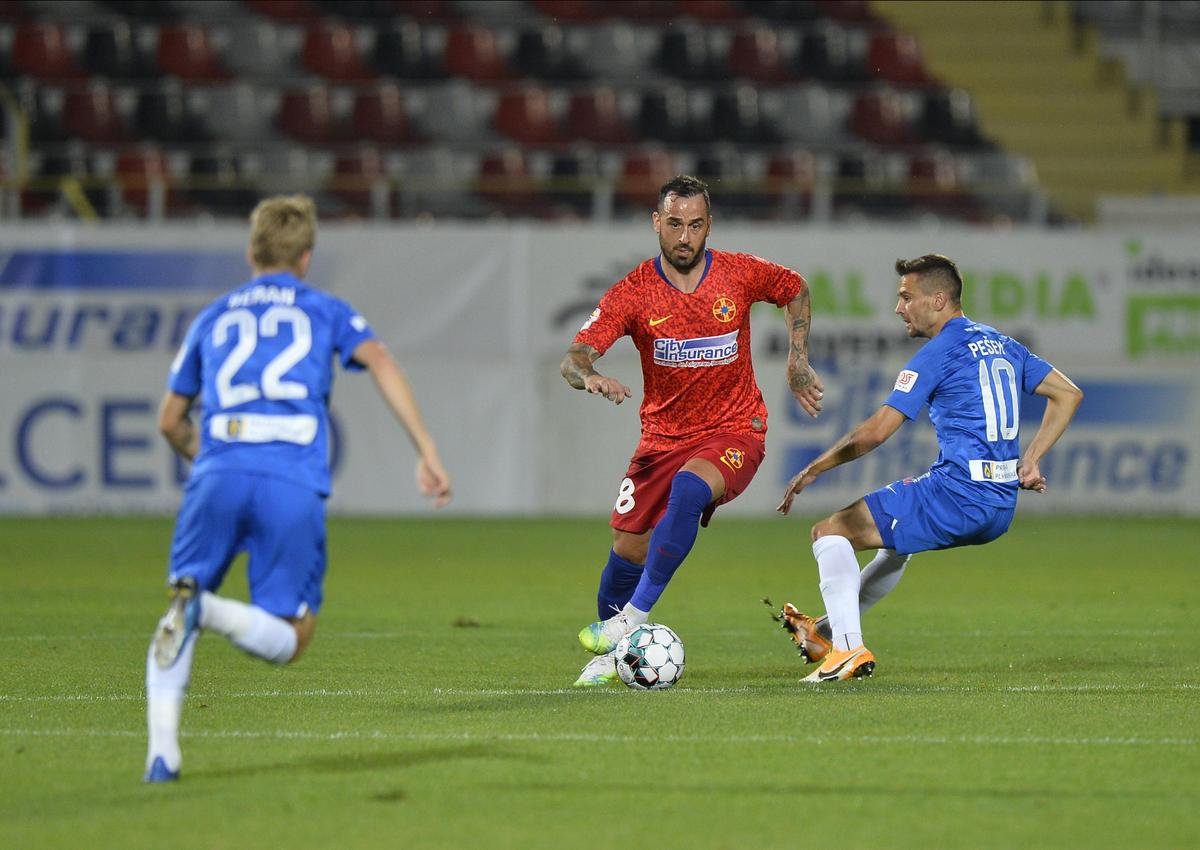 Împins de Gigi Becali pe ușa din dos, un fotbalist de la FCSB e ademenit în străinătate cu un salariu consistent
