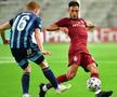 Mario Camora (dreapta), în Djurgarden - CFR Cluj 0-1
