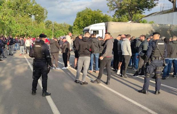 Conflict în stradă, la Timișoara, între ultrașii lui Dinamo și cei ai lui ASU Poli