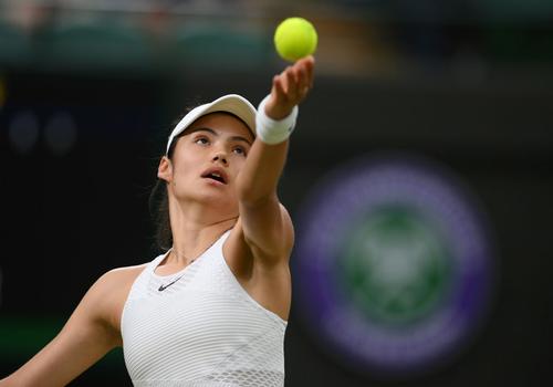 Britanica Emma Răducanu (18 ani, 22 WTA) a anunțat ruperea colaborării cu antrenorul Andrew Richardson, cel care i-a fost alături la triumful de la US Open 2021.