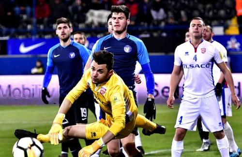 Alberto Cobrea (30 de ani, portar) a semnat cu FCU Craiova. Era liber de contract după despărțirea de CSM Reșița produsă la finalul sezonului precedent.