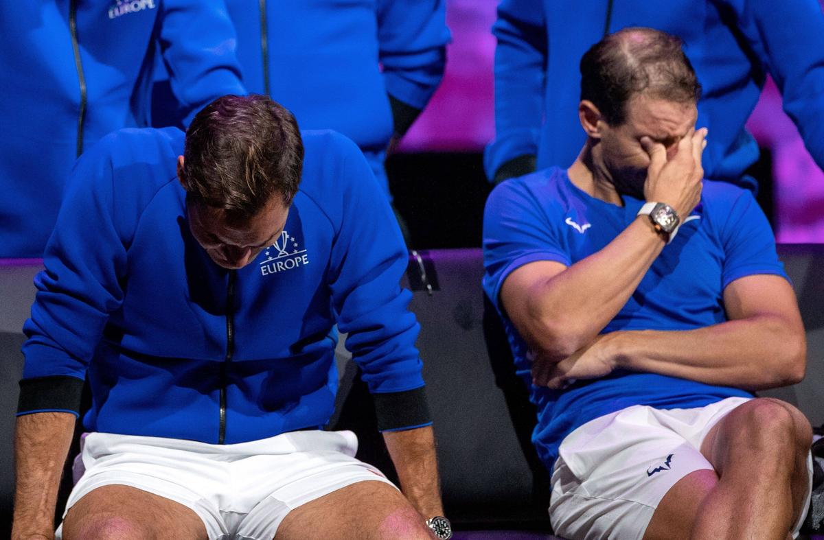 Roger Federer și Rafael Nadal au plâns cot la cot după ultimul meci din cariera elvețianului