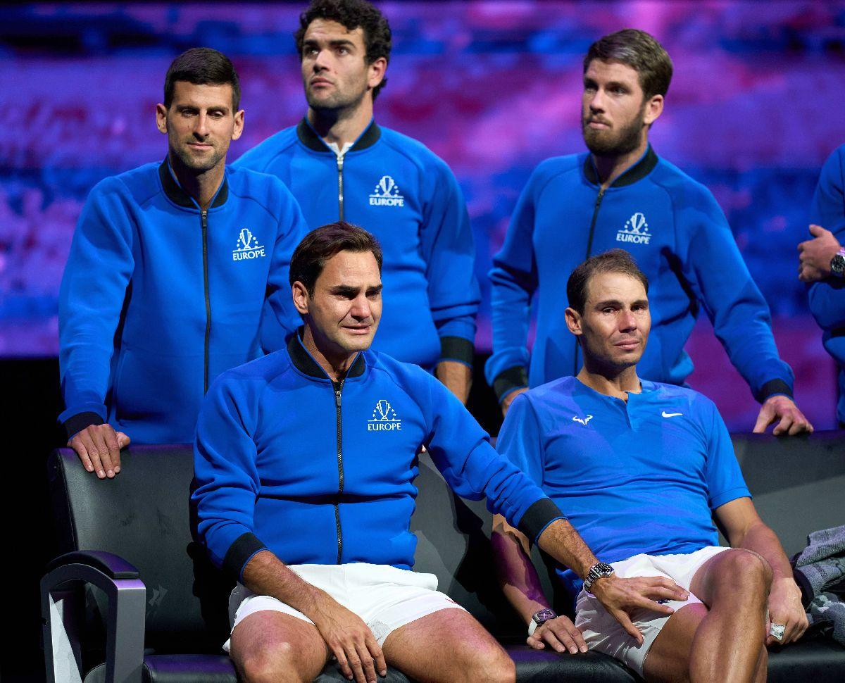 Roger Federer și Rafael Nadal au plâns cot la cot după ultimul meci din cariera elvețianului