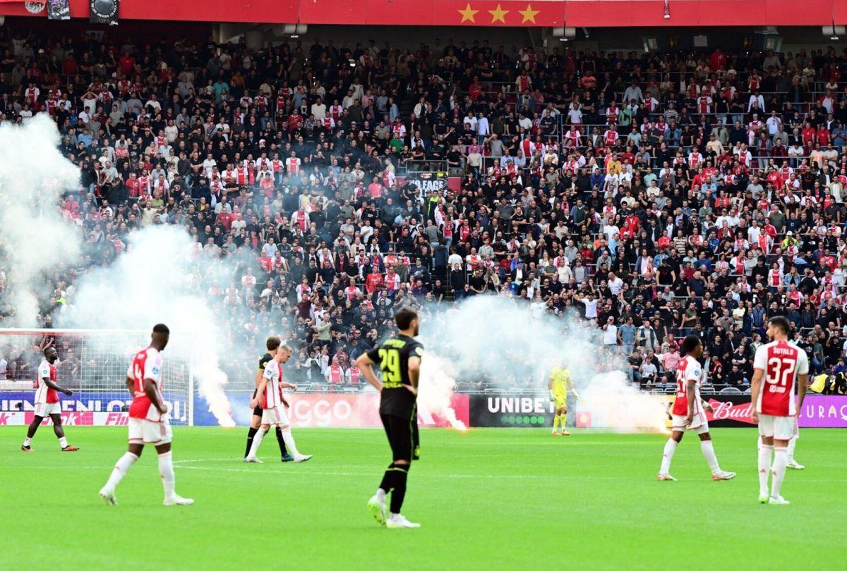 Ajax - Feyenoord, întrerupt în minutul 55 la scorul 0-3