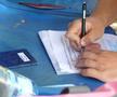 PSD plus PNL sperie găinile » Primarii de la sate își fac câte două, trei echipe pentru distracția lor și a votanților încântați că sparg semințe la teren