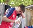 PSD plus PNL sperie găinile » Primarii de la sate își fac câte două, trei echipe pentru distracția lor și a votanților încântați că sparg semințe la teren