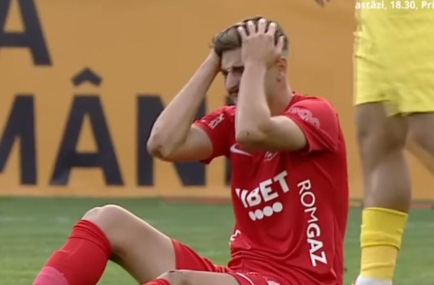 Dragoș Iancu, cu mâinile la cap după accidentare / FOTO: Captură TV @Prima Sport 1