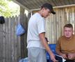 PSD plus PNL sperie găinile » Primarii de la sate își fac câte două, trei echipe pentru distracția lor și a votanților încântați că sparg semințe la teren