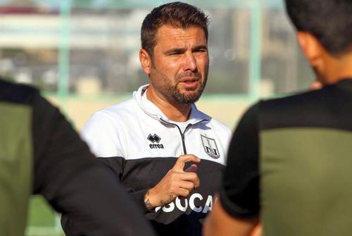 Adrian Mutu, 44 de ani, a semnat pe două sezoane cu Neftchi