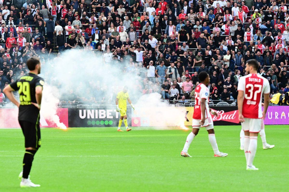 Ajax - Feyenoord, întrerupt în minutul 55 la scorul 0-3